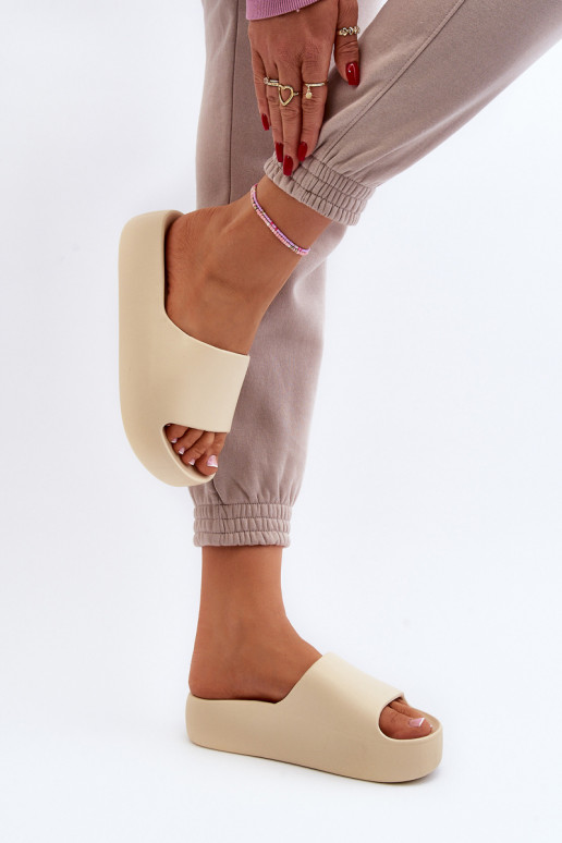  Šlepetės su masyviu padu smėlio spalvos Oreithano