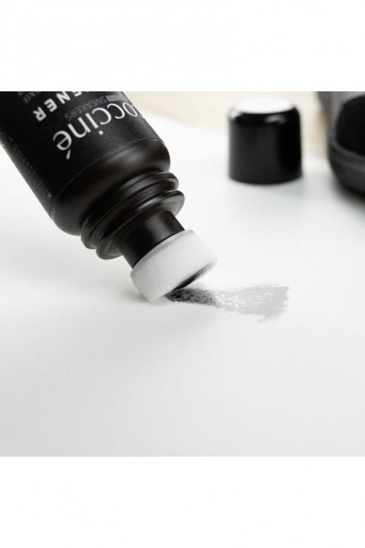 COCCINE BLACKENER juodos spalvos KorektorPłynie 75g