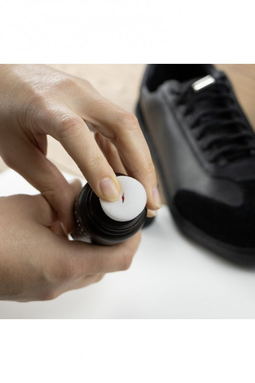 COCCINE BLACKENER juodos spalvos KorektorPłynie 75g