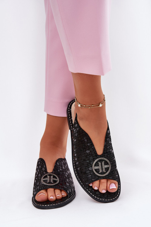 Moteriškos basutės su plačiais kulniukais su ornamentais S.Barski KV51-094 Juodos spalvos