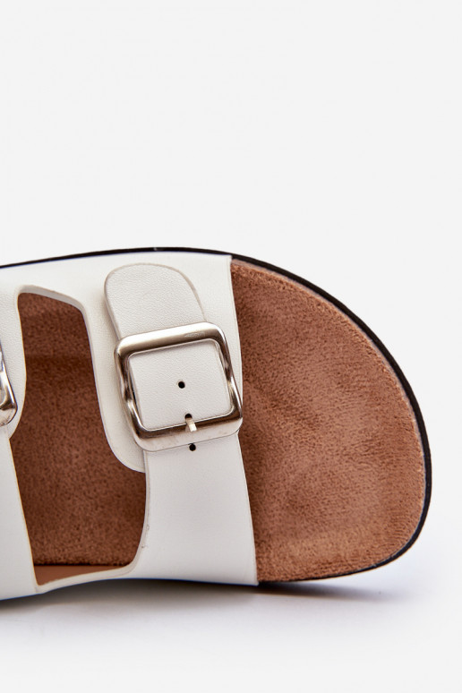 Moteriškos šlepetės su sagtimis baltos spalvos Oliena