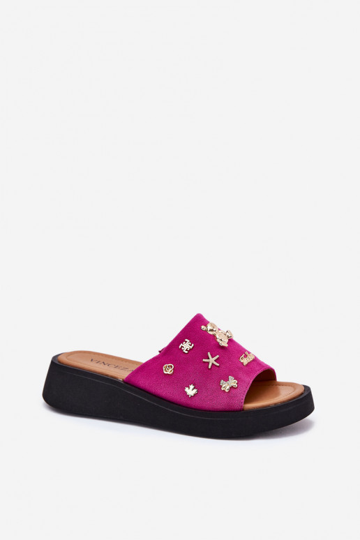 Moteriškos zomšinės šlepetės Z Przypinkami Vinceza 66741 rožinės spalvos