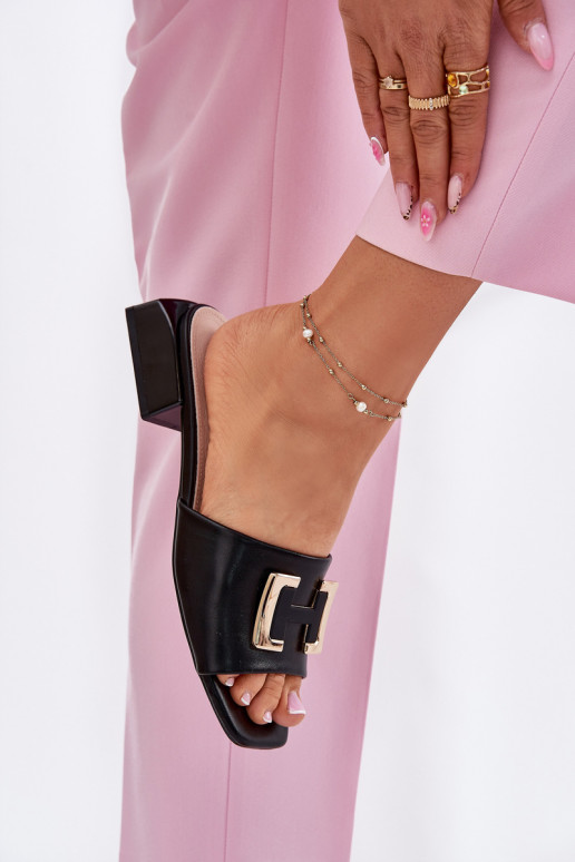 Elegantiško stiliaus Moteriškos šlepetės  Ze aukso spalvosm Detalem Vinceza 62229 Juodos spalvos