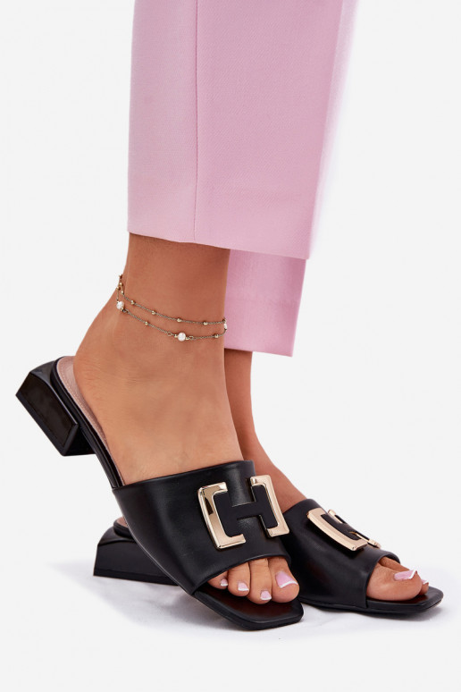 Elegantiško stiliaus Moteriškos šlepetės  Ze aukso spalvosm Detalem Vinceza 62229 Juodos spalvos