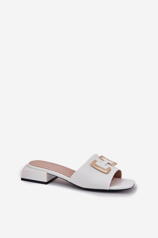 Elegantiško stiliaus Moteriškos šlepetės  Ze aukso spalvosm Detalem Vinceza 62229 baltos spalvos