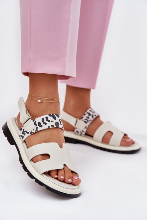 Moteriškos basutės  su plačiais kulniukais su leopardo kailio raštais Vinceza 66780 smėlio spalvos