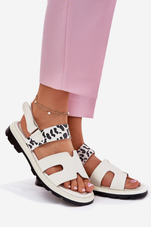 Moteriškos basutės  su plačiais kulniukais su leopardo kailio raštais Vinceza 66780 smėlio spalvos