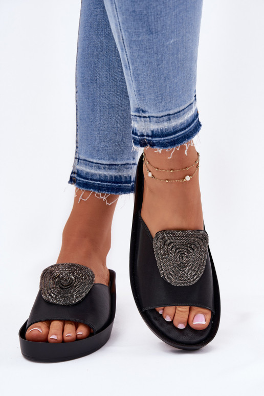    Šlepetės su ornamentais KV51-028 Juodos spalvos