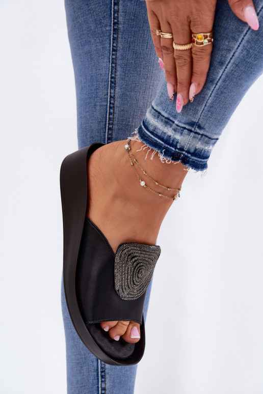    Šlepetės su ornamentais KV51-028 Juodos spalvos