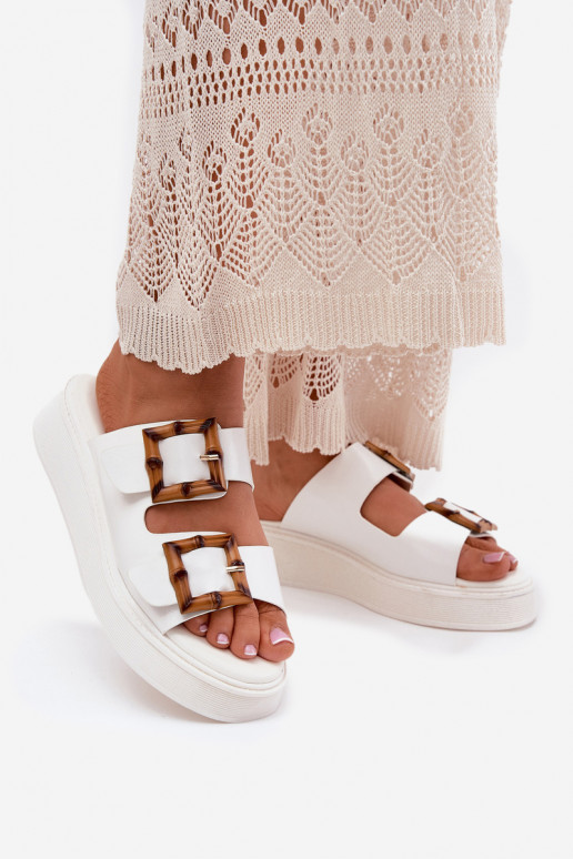 Eko Šlepetės  su platforma su sagtimis baltos spalvos Xanivia