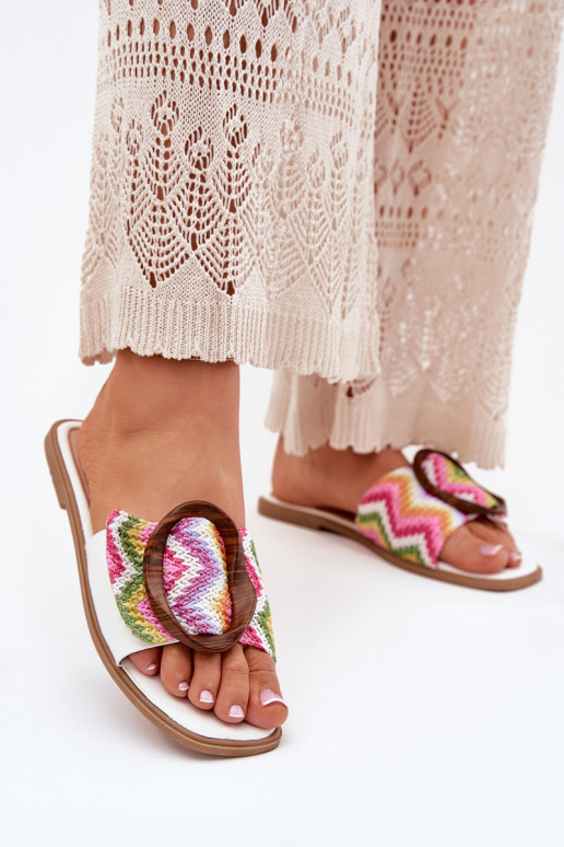 Šlepetės  dekoruoti su sagtimis baltos spalvos Luwam