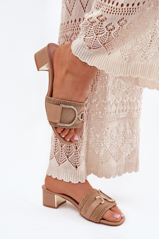  Šlepetės su kulniukais  Detalem smėlio spalvos Julinemi