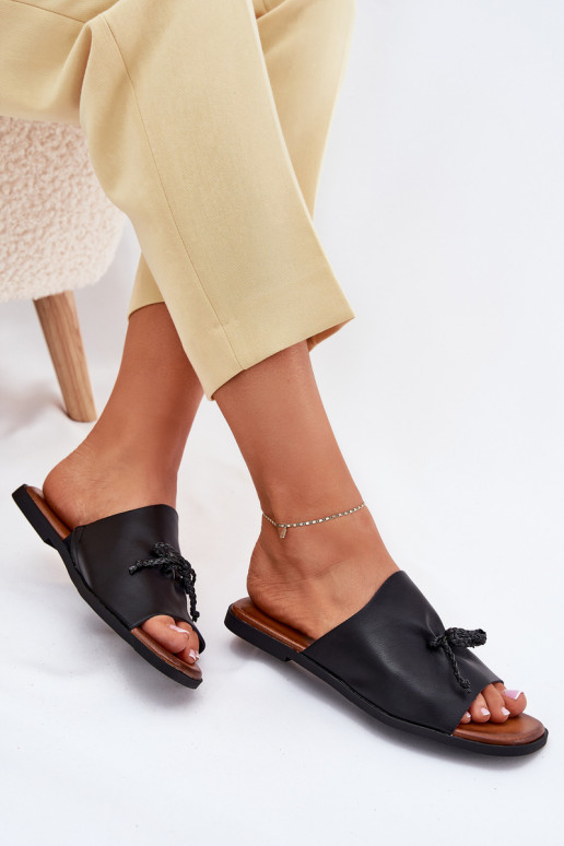 Moteriškos šlepetės su plačiais kulniukais  Juodos spalvos Norela