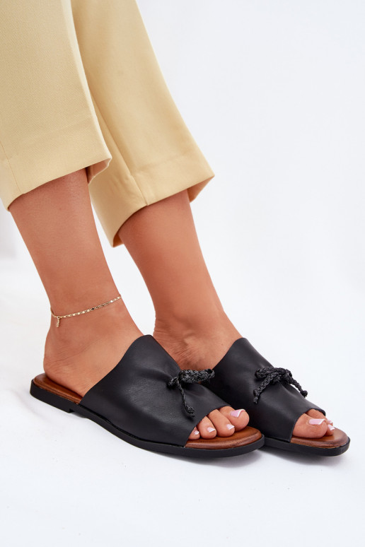 Moteriškos šlepetės su plačiais kulniukais  Juodos spalvos Norela