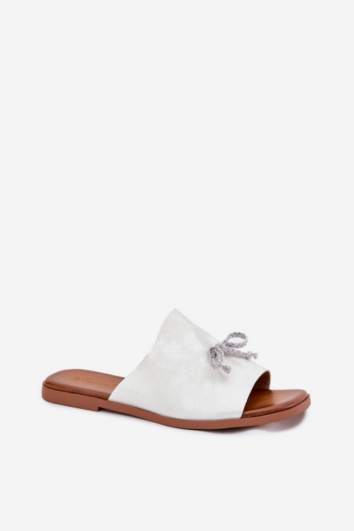 Moteriškos šlepetės su plačiais kulniukais  sidabro spalvos Norela