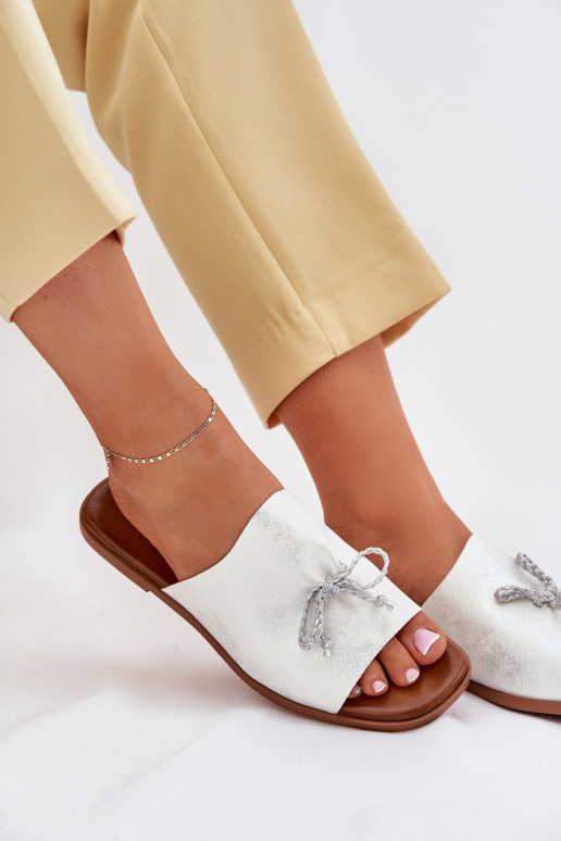 Moteriškos šlepetės su plačiais kulniukais  sidabro spalvos Norela