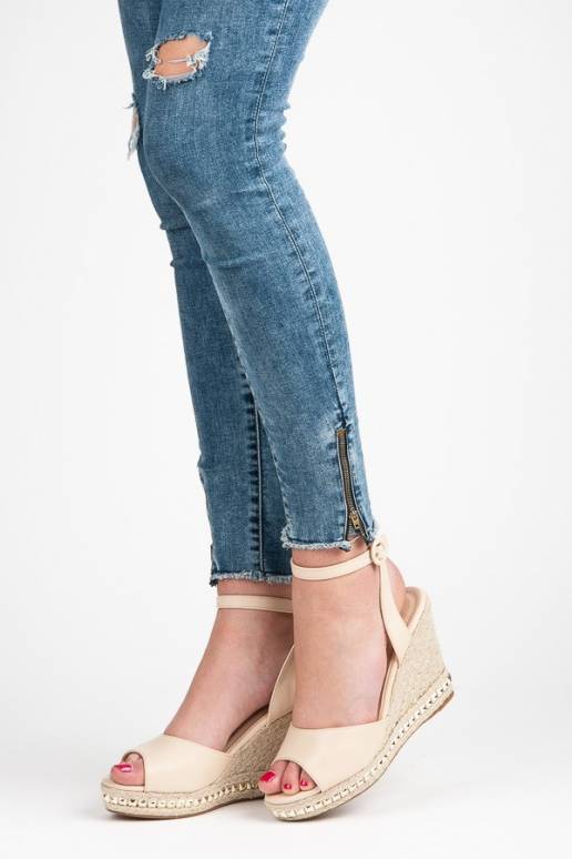 Smėlio spalvos platforminės basutės...