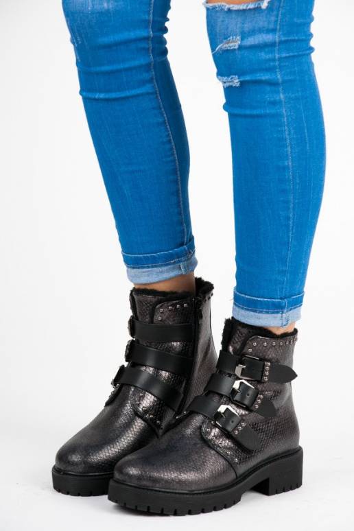 Stilingi pašiltinti Betler aulinukai...