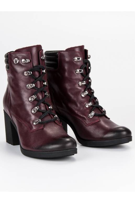 Moteriški tamsiai raudoni batai...