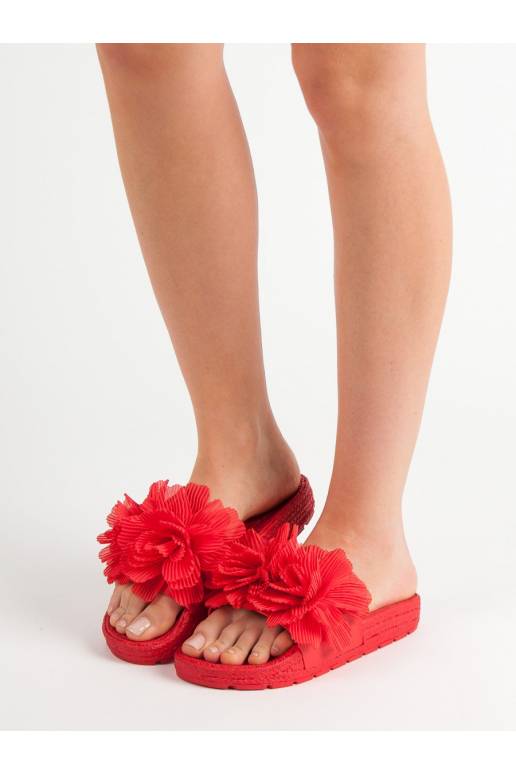 Raudonos spalvos Šlepetės su gėlėmis... Raudonos spalvos Šlepetės su gėlėmis...