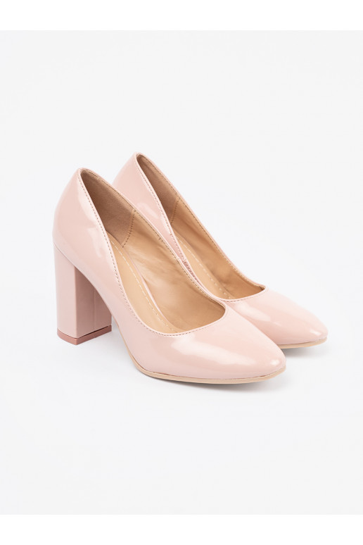 rožinės spalvos lakuoti bateliai