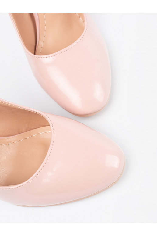 rožinės spalvos lakuoti bateliai