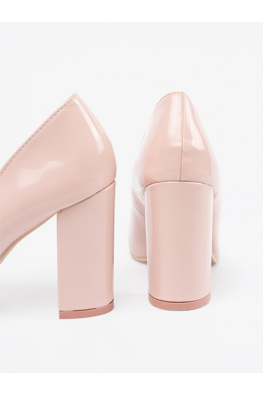 rožinės spalvos lakuoti bateliai