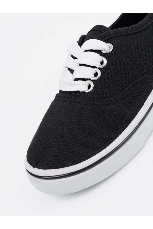  juodos spalvos batai 