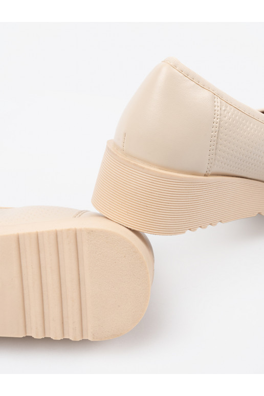 batai  z ozdobną sprzączka