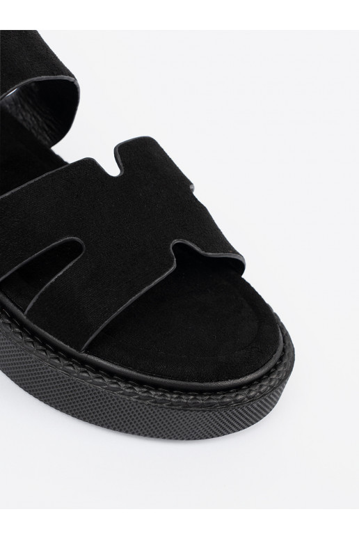 basutės juodos spalvos su platforma z wycięciami