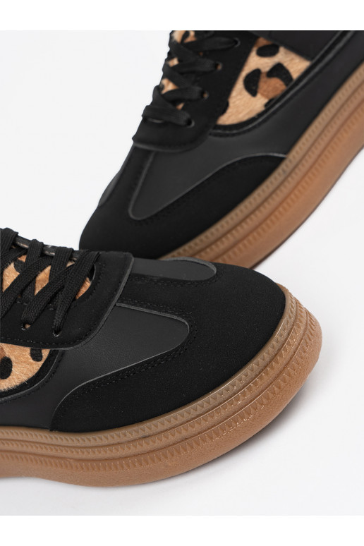 juodos spalvos  modelio batai z wstawkami   juodos spalvos  modelio batai z wstawkami