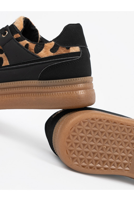 juodos spalvos  modelio batai z wstawkami   juodos spalvos  modelio batai z wstawkami