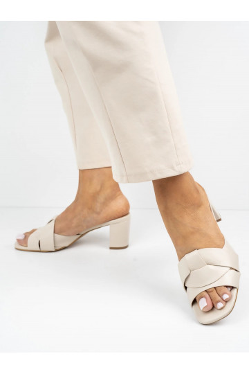 Šlepetės  z plecionym paskiem kolorze BeigePU 2