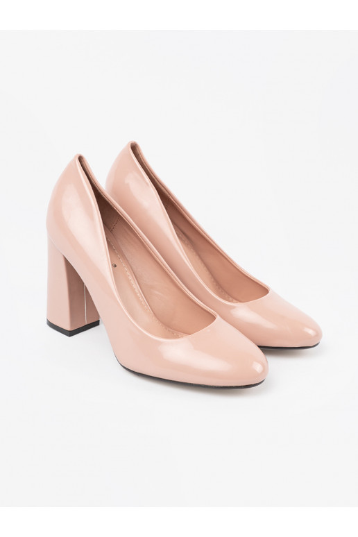 dramblio kaulo spalvos  aukštakulniai ant kulno