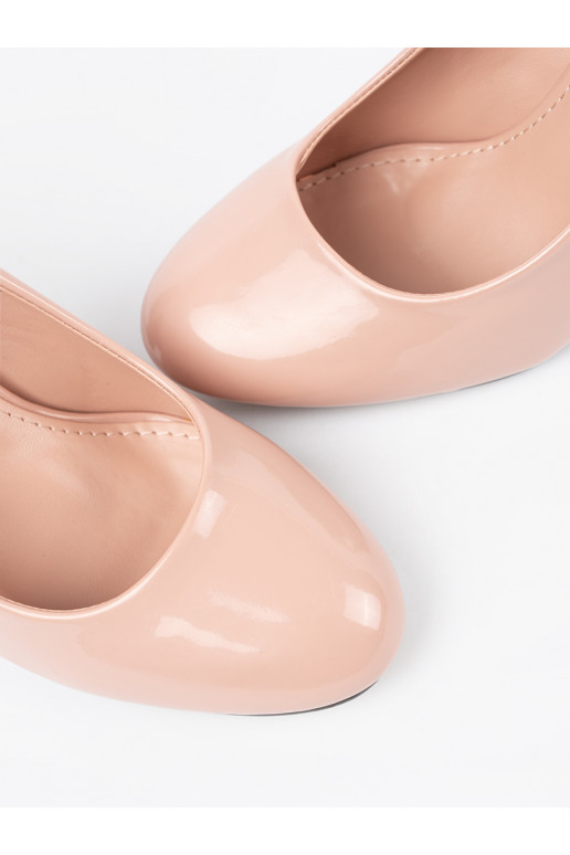 dramblio kaulo spalvos  aukštakulniai ant kulno