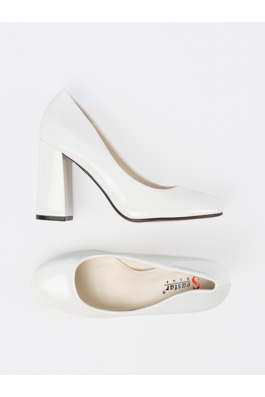 baltos spalvos aukštakulniai 