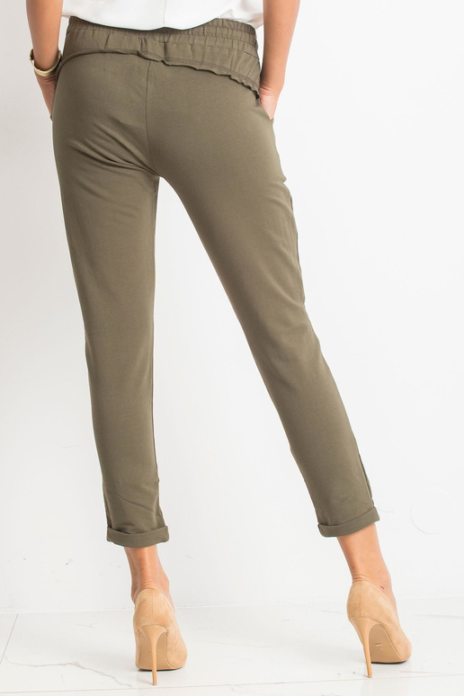 Khaki spalvos kelnės