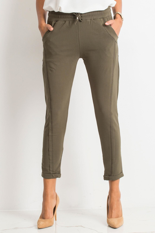 Khaki spalvos kelnės