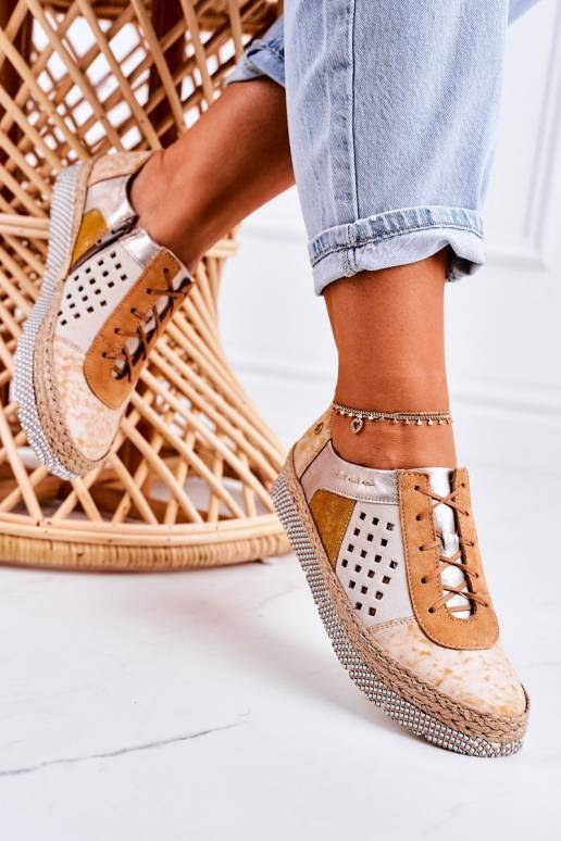 Iš dirbtinės odos batai geltonos spalvos Iš dirbtinės odos batai geltonos spalvos