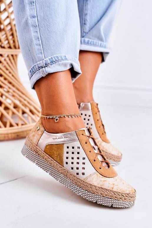 Iš dirbtinės odos batai geltonos spalvos Iš dirbtinės odos batai geltonos spalvos