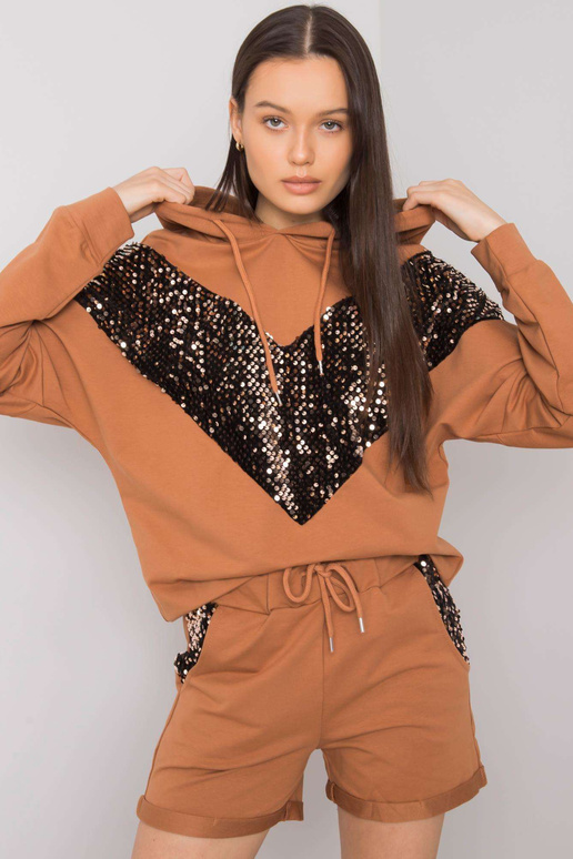 Kupranugarių rinkinys su Phylicia...