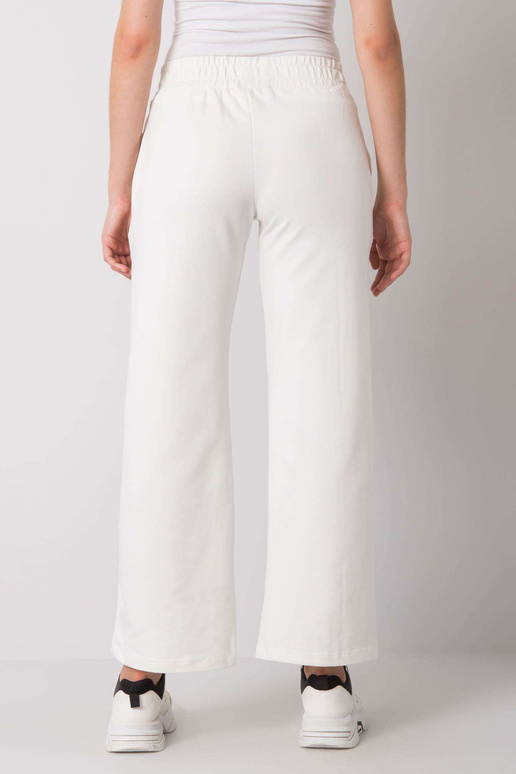Ecru sportinės kelnės tiesiomis koja...