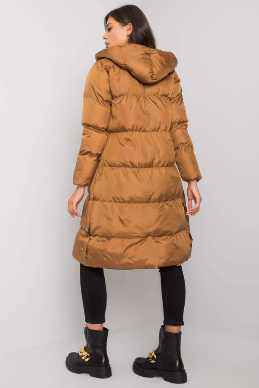 Ruda dygsniuota striukė su gobtuvu...