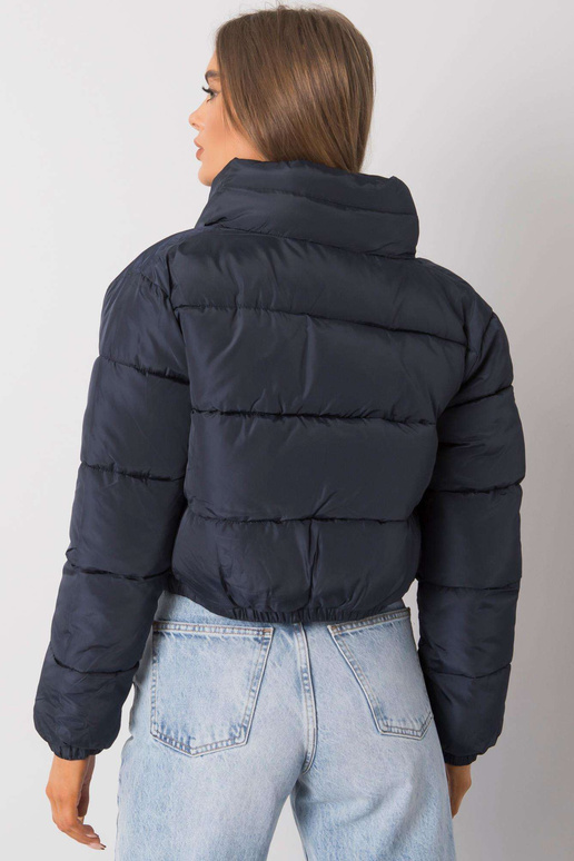 Tamsiai mėlyna dygsniuota striukė... Tamsiai mėlyna dygsniuota striukė...