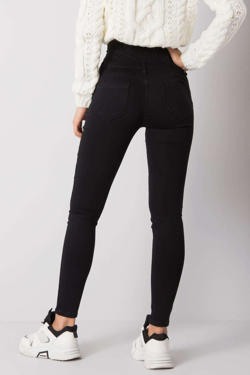 Juodi džinsai su aukštu juosmeniu...