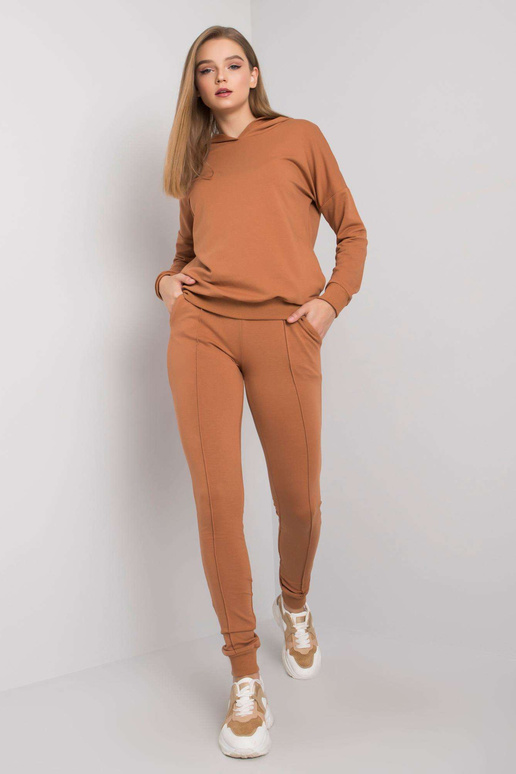 Šviesiai rudos spalvos megztinių...