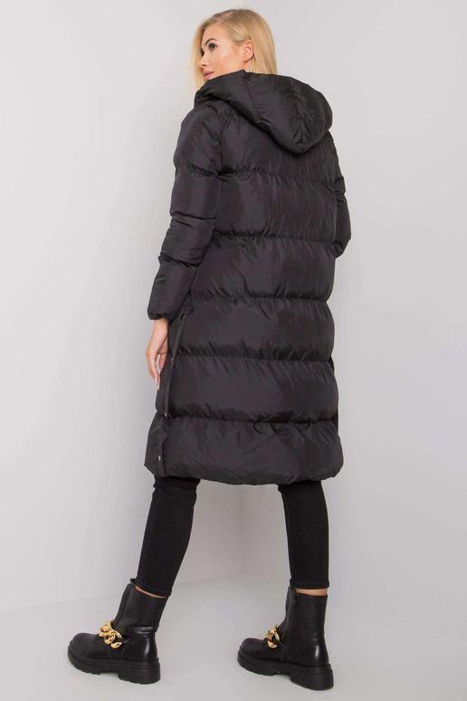 Juoda dygsniuota striukė su gobtuvu...