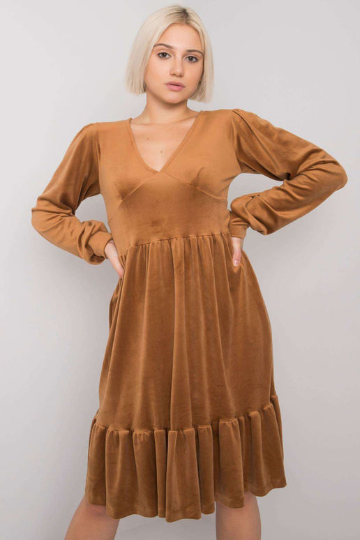 Suknelė su kupranugarių veliūrine... Suknelė su kupranugarių veliūrine...