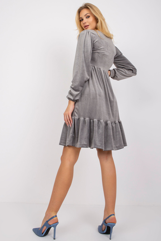 Pilkos spalvos veliūrinė suknelė su... Pilkos spalvos veliūrinė suknelė su...