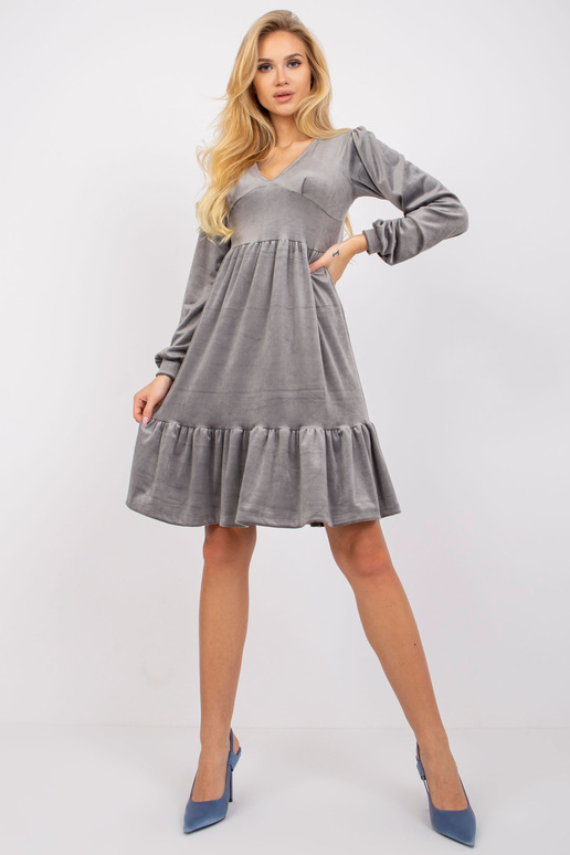 Pilkos spalvos veliūrinė suknelė su... Pilkos spalvos veliūrinė suknelė su...